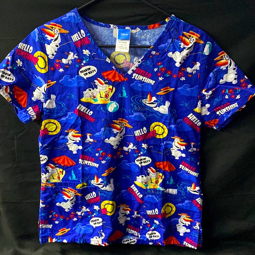 Disney Olaf Scrub Shirt, SIZE: XS, “Hello Sunshine”, Summer Olaf